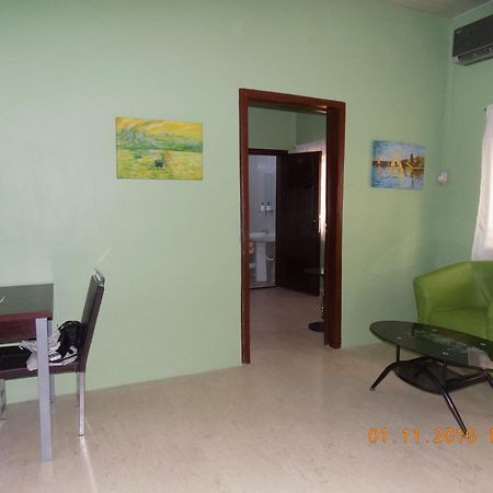 איקג'ה Posh Apartments And Hotel מראה חיצוני תמונה