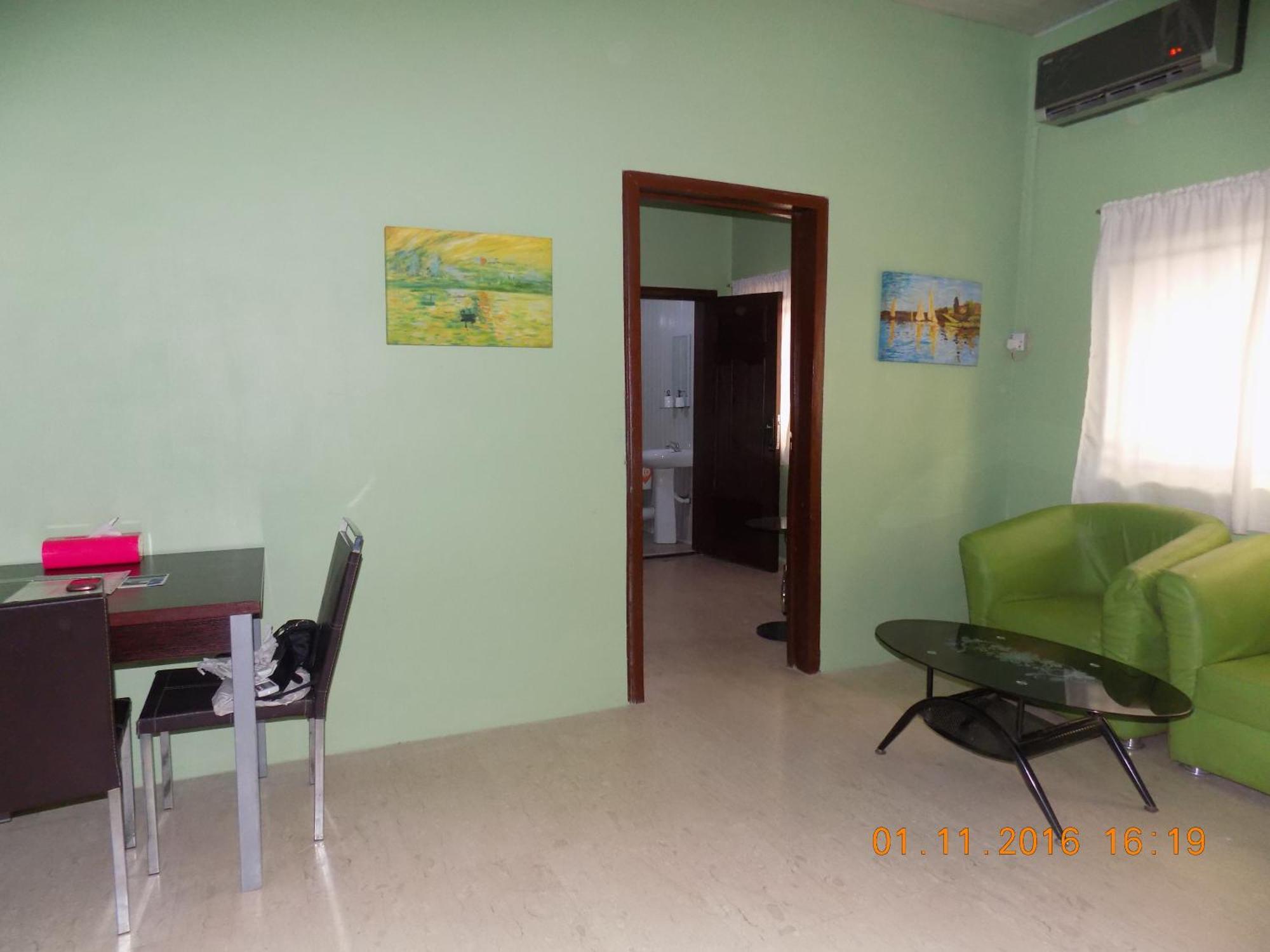 איקג'ה Posh Apartments And Hotel מראה חיצוני תמונה
