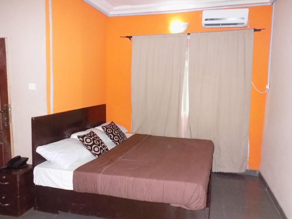 איקג'ה Posh Apartments And Hotel מראה חיצוני תמונה