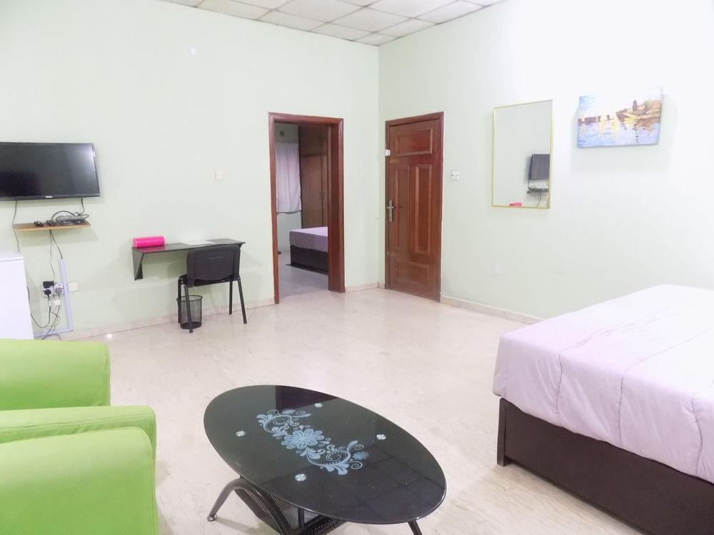 איקג'ה Posh Apartments And Hotel מראה חיצוני תמונה