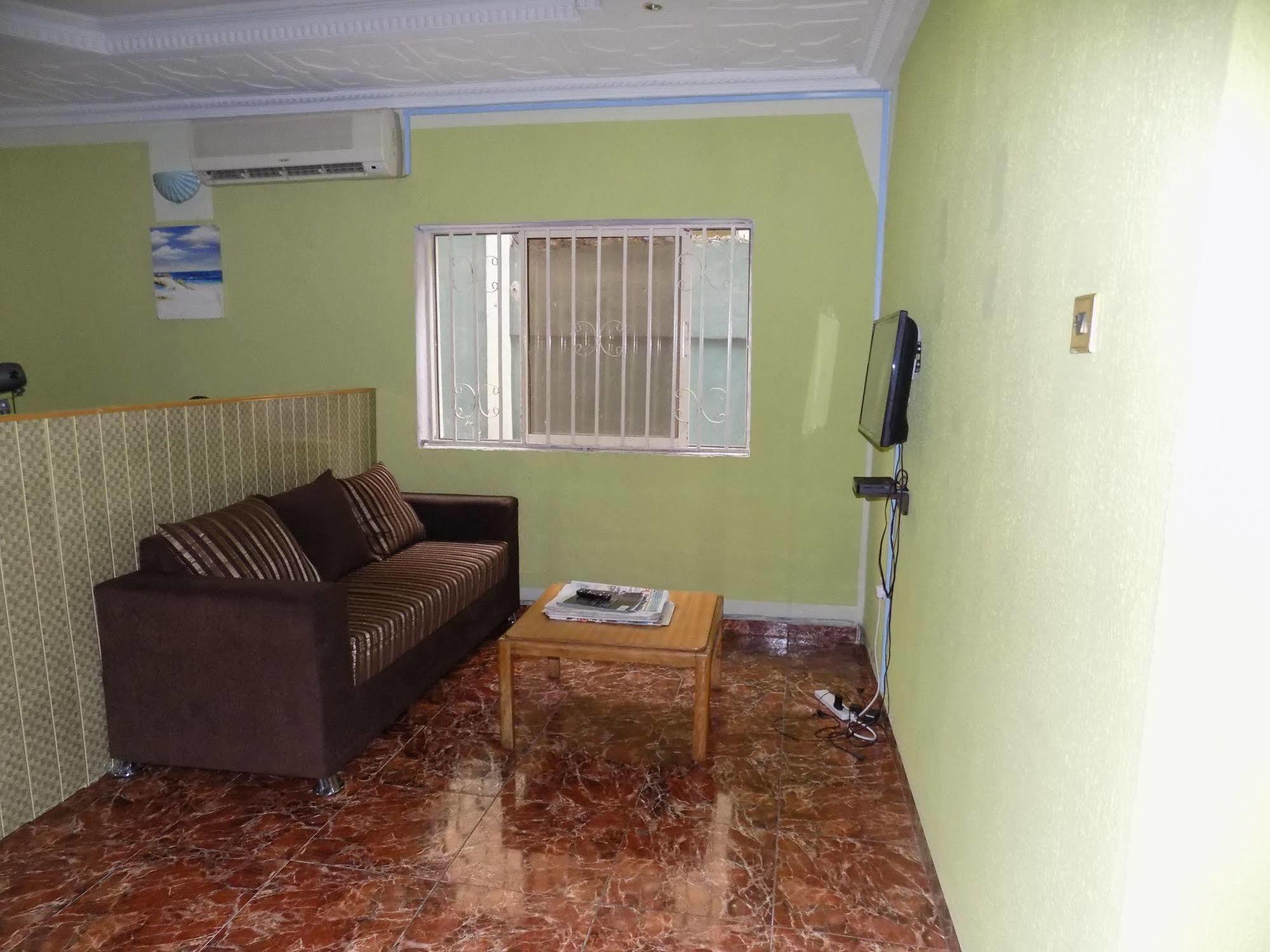 איקג'ה Posh Apartments And Hotel מראה חיצוני תמונה