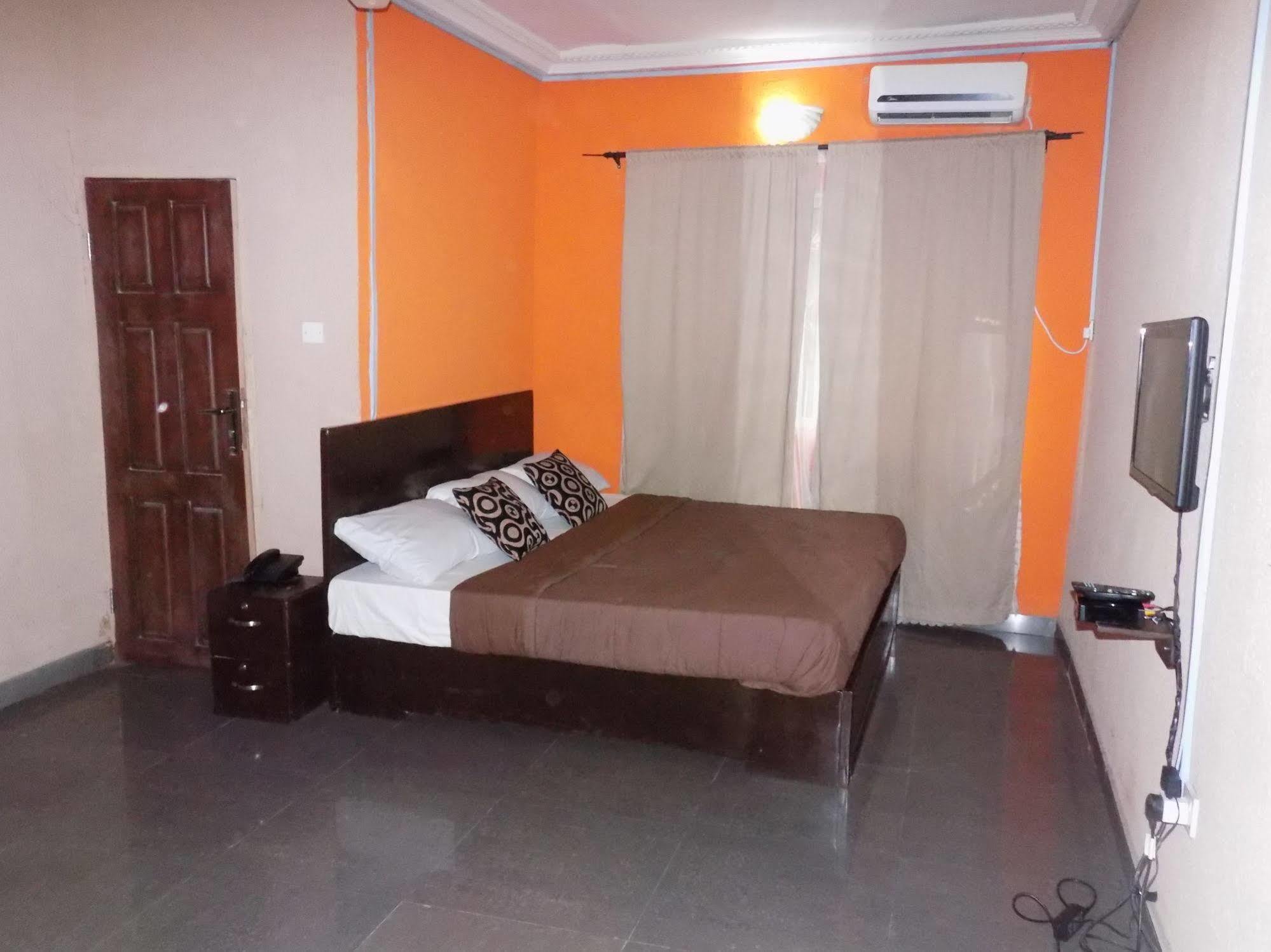 איקג'ה Posh Apartments And Hotel מראה חיצוני תמונה