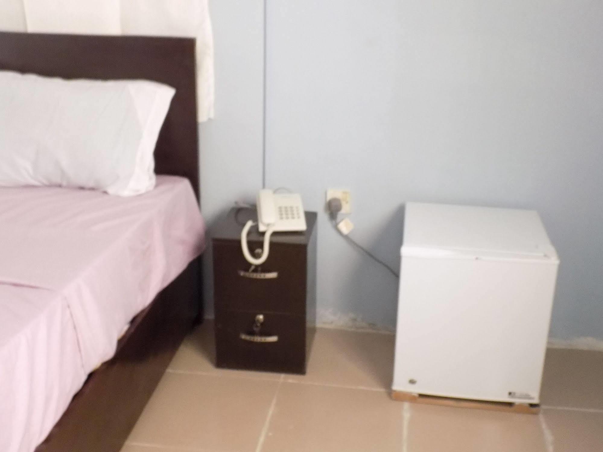 איקג'ה Posh Apartments And Hotel מראה חיצוני תמונה